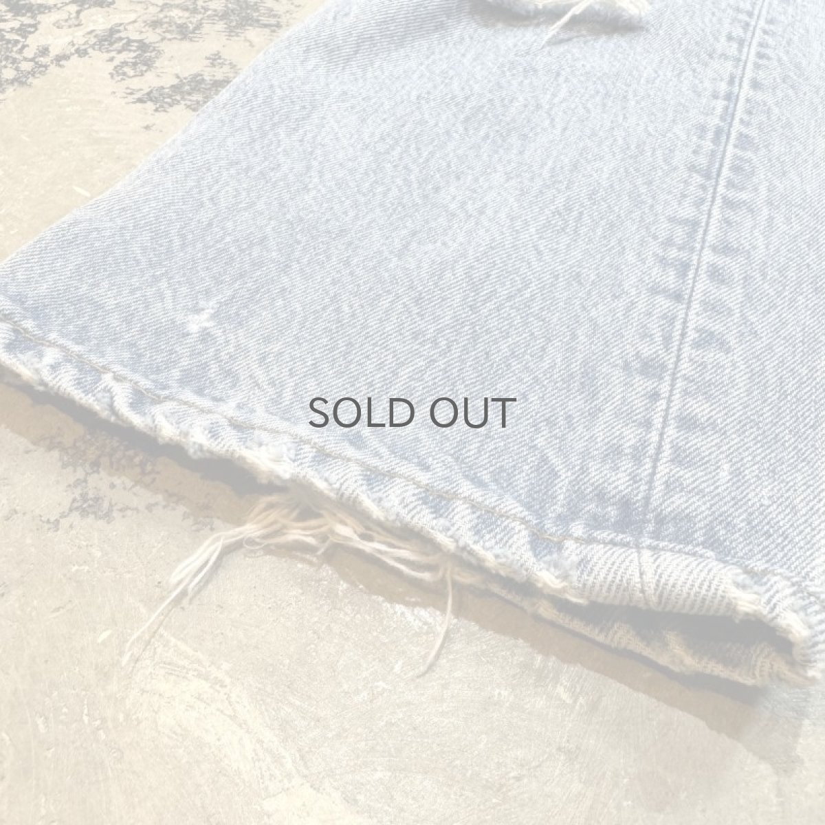 画像8: 90's【LEVI'S】501 GRUNGE DAMAGE DENIM PANTS / W32 / MADE IN USA (8)