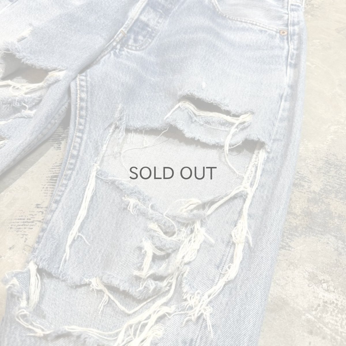 画像4: 90's【LEVI'S】501 GRUNGE DAMAGE DENIM PANTS / W32 / MADE IN USA (4)