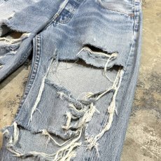 画像4: 90's【LEVI'S】501 GRUNGE DAMAGE DENIM PANTS / W32 / MADE IN USA (4)