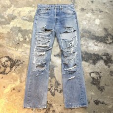 画像1: 90's【LEVI'S】501 GRUNGE DAMAGE DENIM PANTS / W32 / MADE IN USA (1)