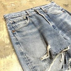 画像3: 90's【LEVI'S】501 GRUNGE DAMAGE DENIM PANTS / W32 / MADE IN USA (3)