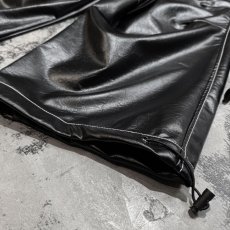 画像8: 【WONDERGROUND】FAUX PATENT LEATHER CARGO PANTS / OS (8)