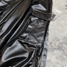 画像4: 【WONDERGROUND】FAUX PATENT LEATHER CARGO PANTS / OS (4)