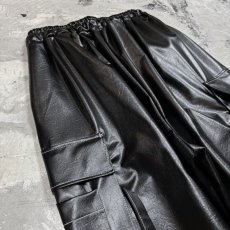 画像9: 【WONDERGROUND】FAUX PATENT LEATHER CARGO PANTS / OS (9)