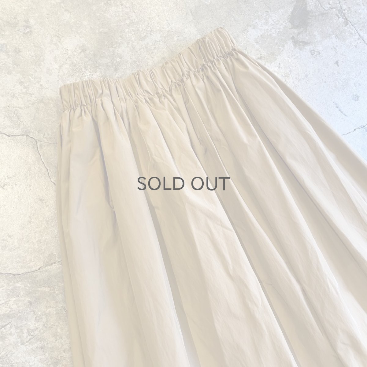 画像3: BEIGE COLOR NYLON FLARE LONG SKIRT / W27~W35 (3)