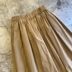 画像3: BEIGE COLOR NYLON FLARE LONG SKIRT / W27~W35 (3)