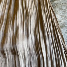 画像9: LUSTER BEIGE COLOR PLEATED LONG SKIRT / W24~W31 (9)