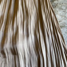 画像9: LUSTER BEIGE COLOR PLEATED LONG SKIRT / W24~W31 (9)