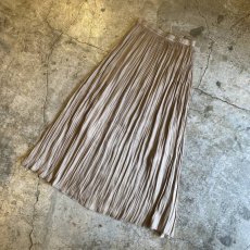 画像4: LUSTER BEIGE COLOR PLEATED LONG SKIRT / W24~W31 (4)