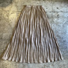 画像2: LUSTER BEIGE COLOR PLEATED LONG SKIRT / W24~W31 (2)