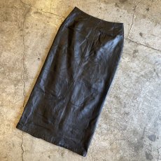 画像4: LEATHER BLACK COLOR BACK SLIT SKIRT / W28 (4)