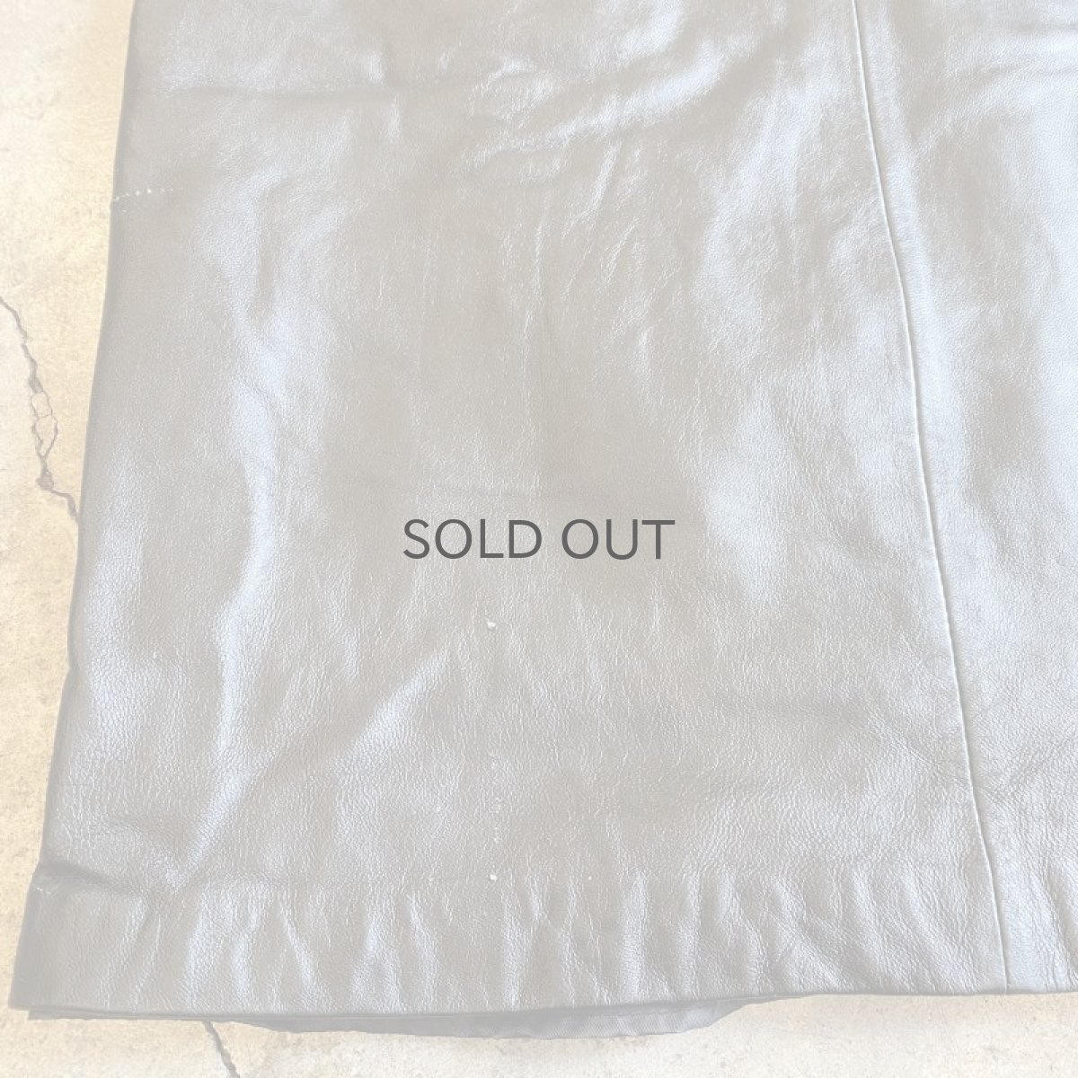 画像13: LEATHER BLACK COLOR BACK SLIT SKIRT / W28 (13)