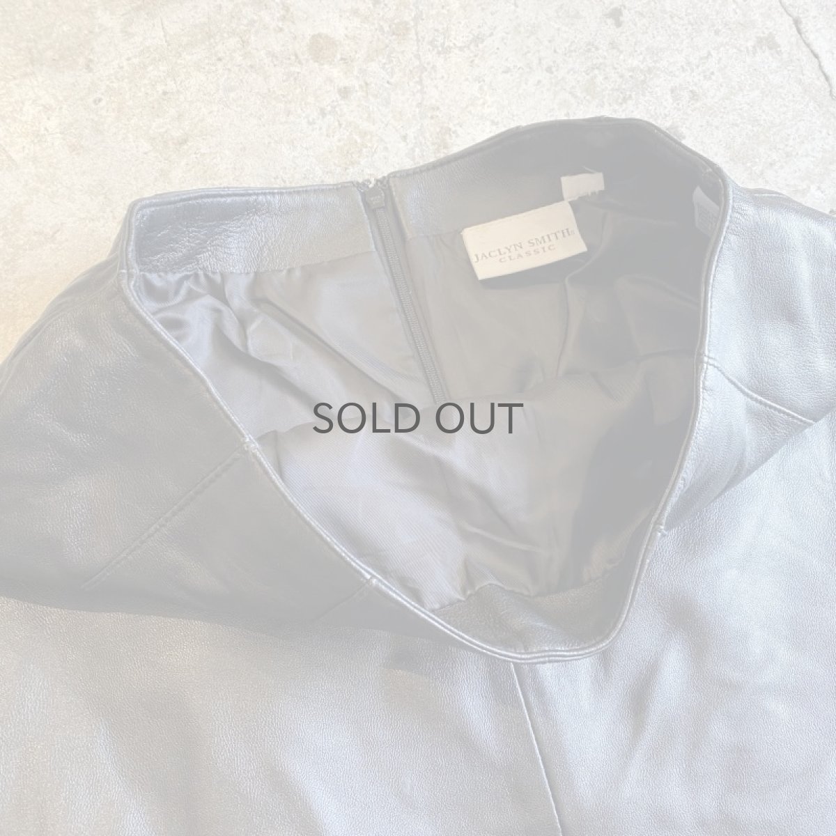 画像7: LEATHER BLACK COLOR BACK SLIT SKIRT / W28 (7)