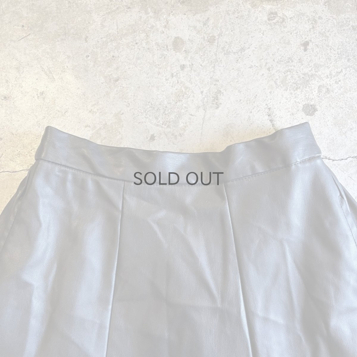 画像6: BLACK COLOR FAUX LEATHER FLARE DESIGN SKIRT / W25~W29 (6)