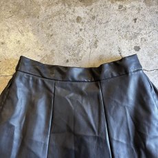 画像6: BLACK COLOR FAUX LEATHER FLARE DESIGN SKIRT / W25~W29 (6)