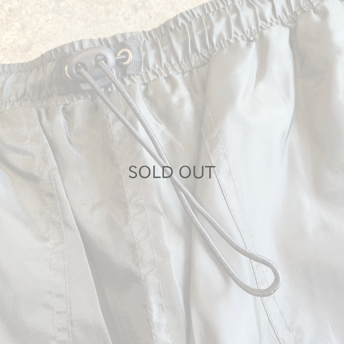 画像9: KHAKI COLOR CARGO DESIGN NYLON PANTS / ~W37 (9)