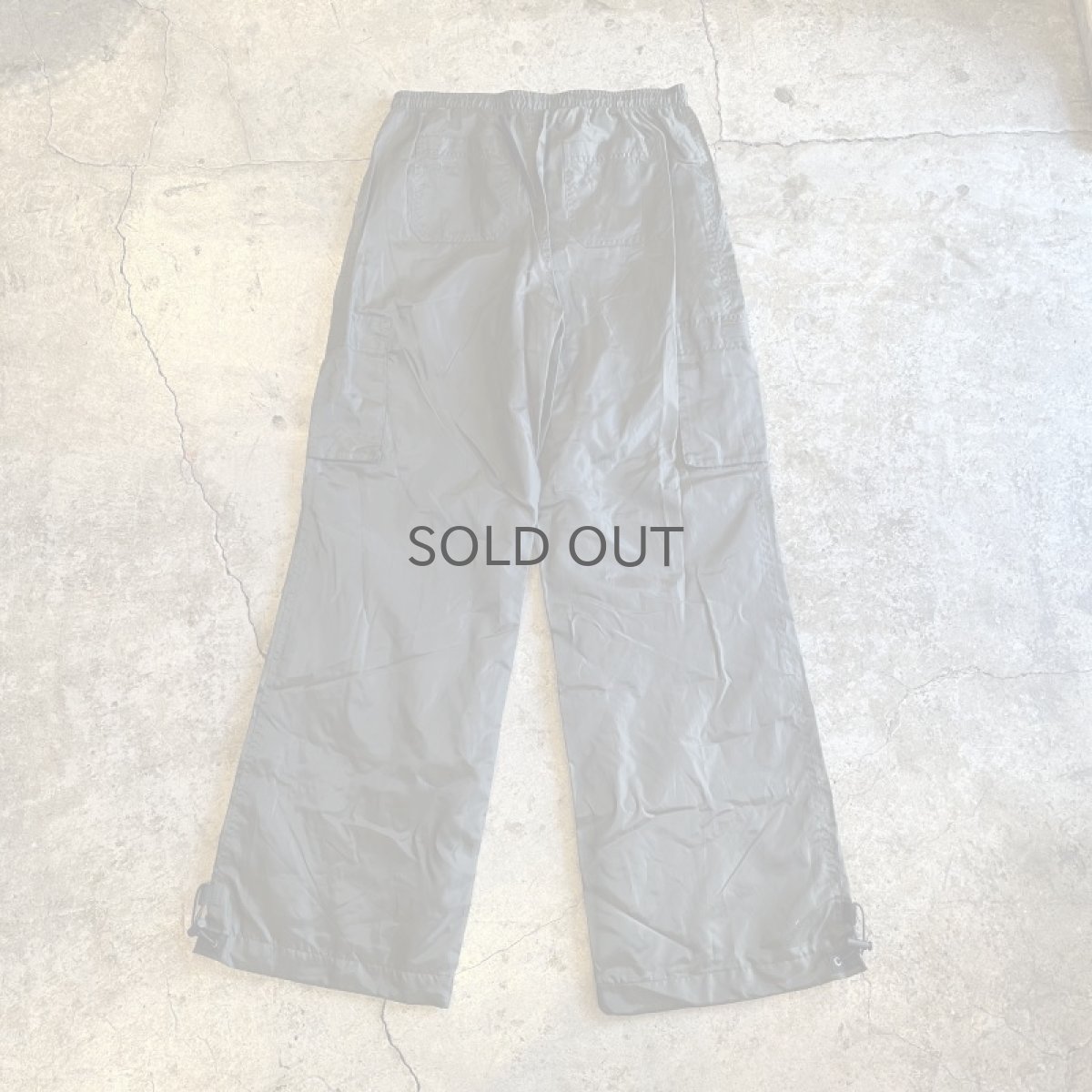 画像2: KHAKI COLOR CARGO DESIGN NYLON PANTS / ~W37 (2)