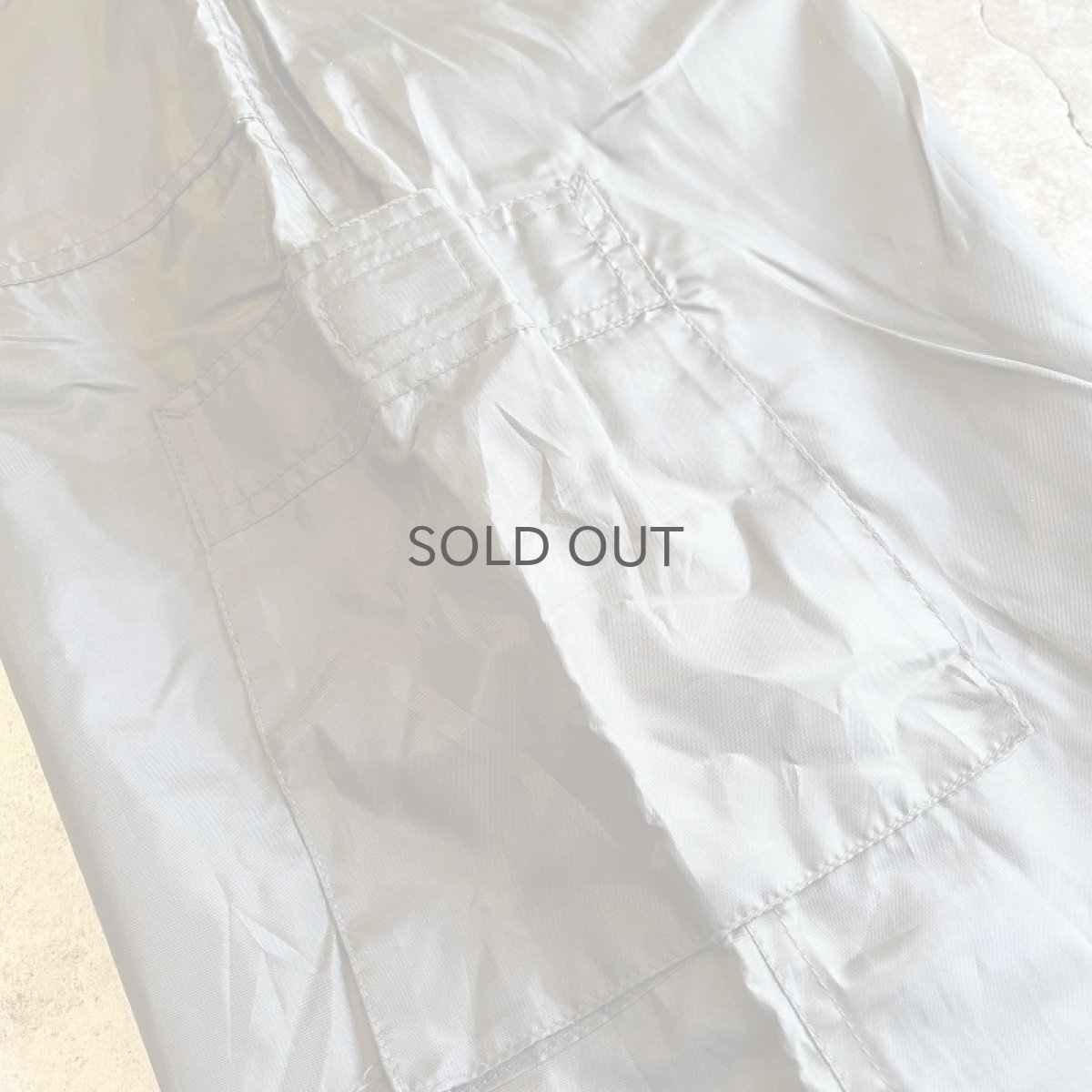 画像10: KHAKI COLOR CARGO DESIGN NYLON PANTS / ~W37 (10)