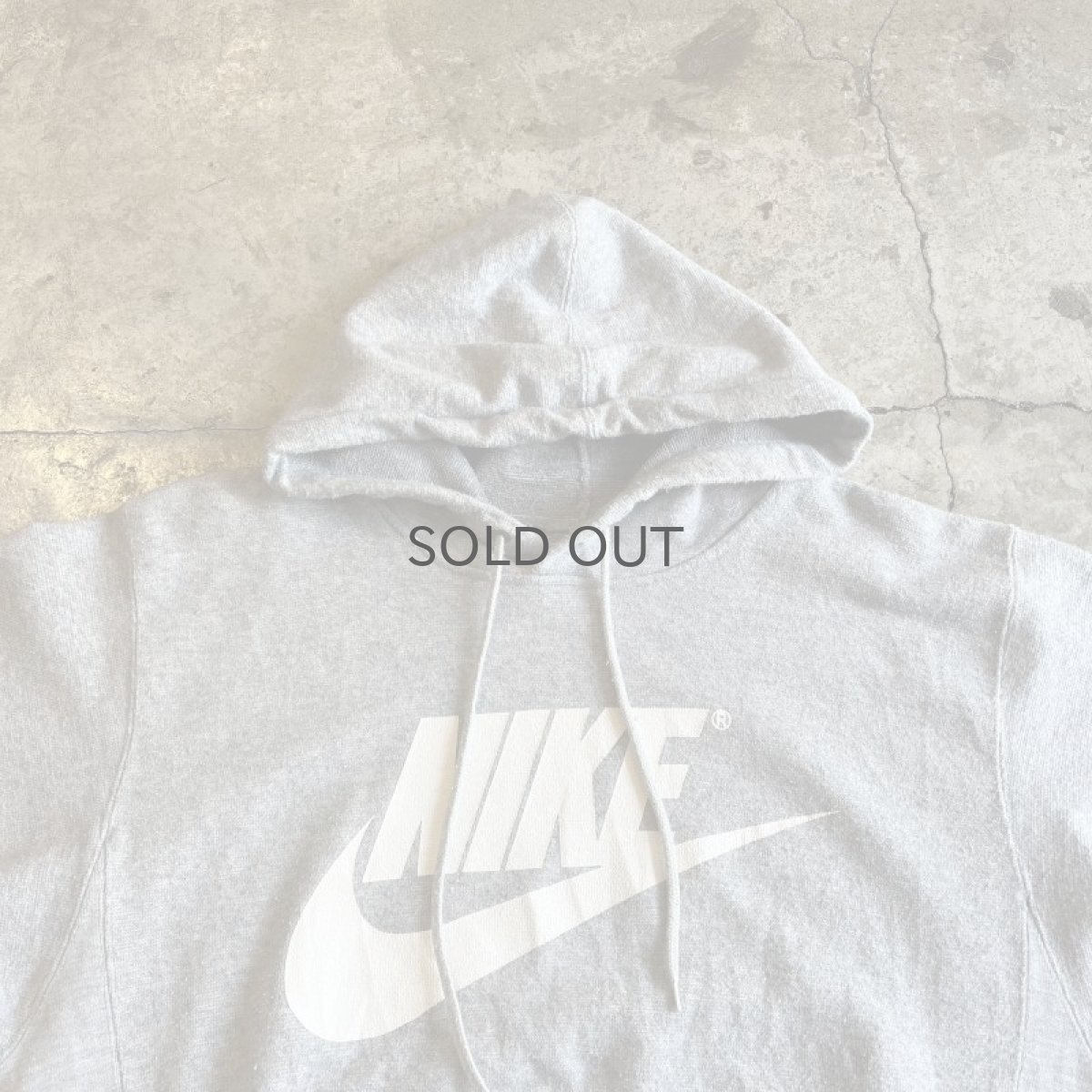 画像8: 【NIKE】GREY COLOR FRONT PRINTED DESIGN SWEAT HOODIE / Ladies M (8)