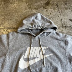 画像8: 【NIKE】GREY COLOR FRONT PRINTED DESIGN SWEAT HOODIE / Ladies M (8)