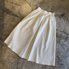 画像4: EMBOSS DESIGN FLARE VOLUME SKIRT / W24~W29 (4)