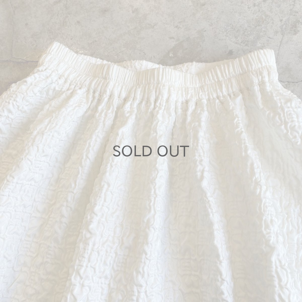 画像9: EMBOSS DESIGN FLARE VOLUME SKIRT / W24~W29 (9)