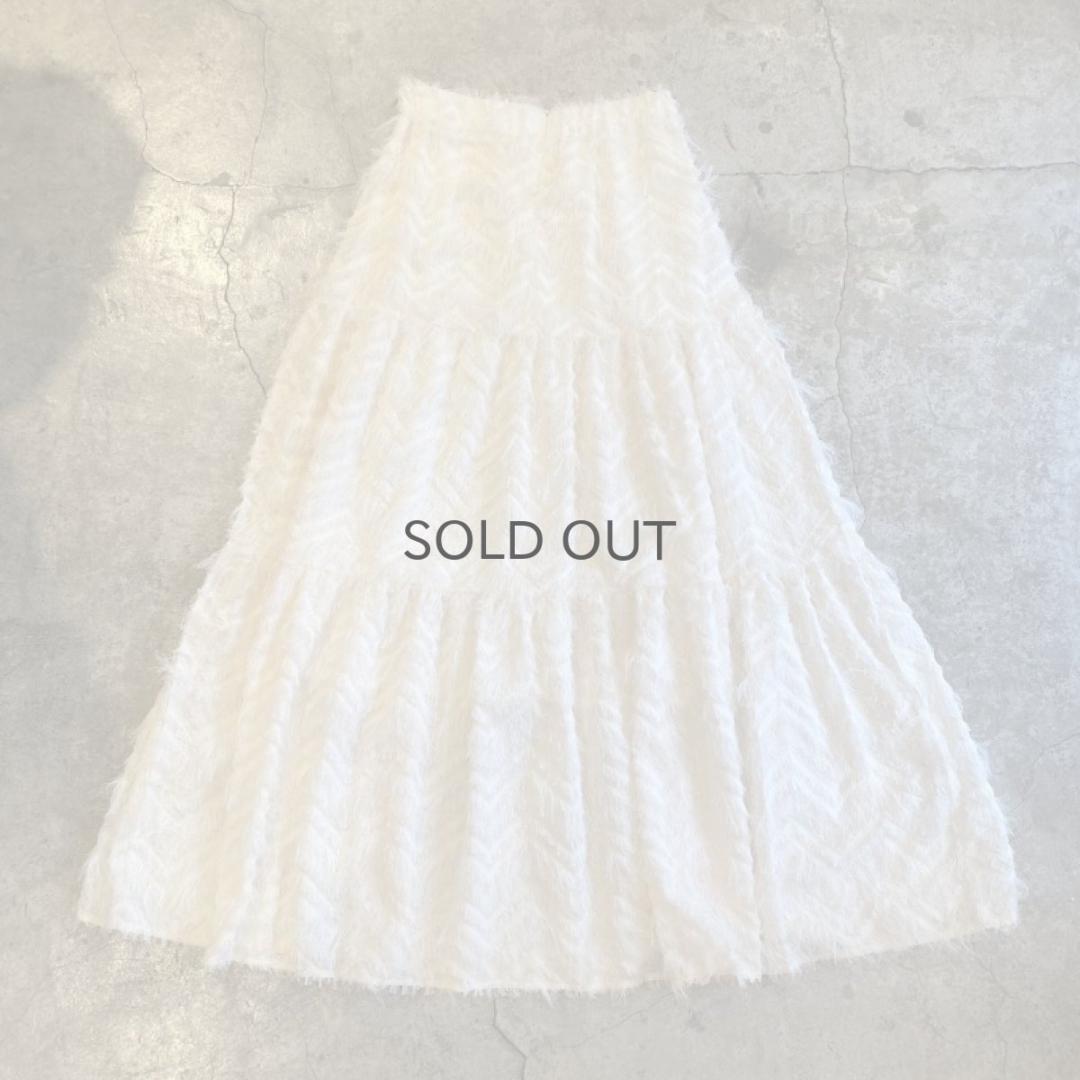 画像2: WHITE COLOR FEATHER FRINGE DESIGN TIERED LONG SKIRT / W25~W28 (2)