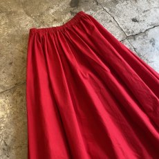 画像3: RED COLOR FLARE VOLUME LONG SKIRT / FREE~W33 (3)