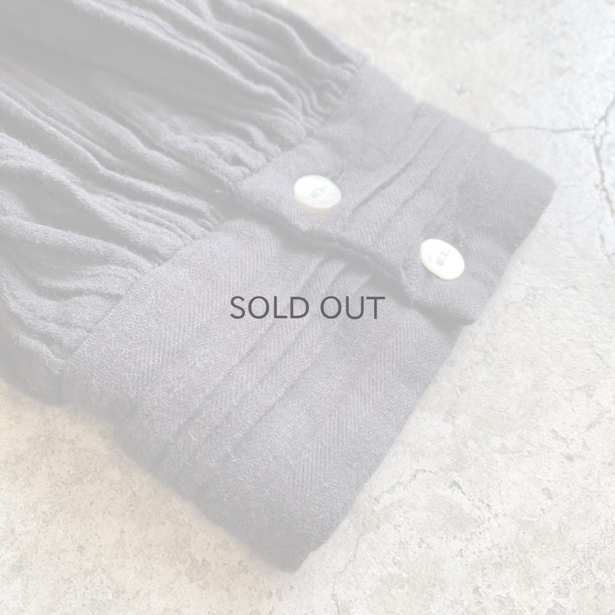 画像10: BLACK COLOR DESIGN VOLUME SLEEVE FRILL BLOUSE / Ladies M (10)