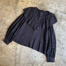 画像4: BLACK COLOR DESIGN VOLUME SLEEVE FRILL BLOUSE / Ladies M (4)