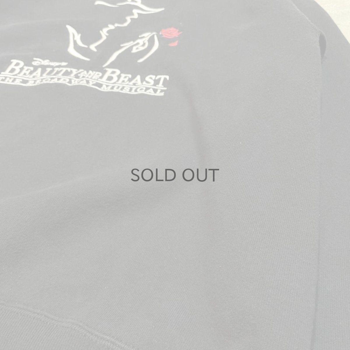 画像6: 90's "BEAUTY AND THE BEAST" EMBROIDERY SWEAT / Mens M / MADE IN USA (6)