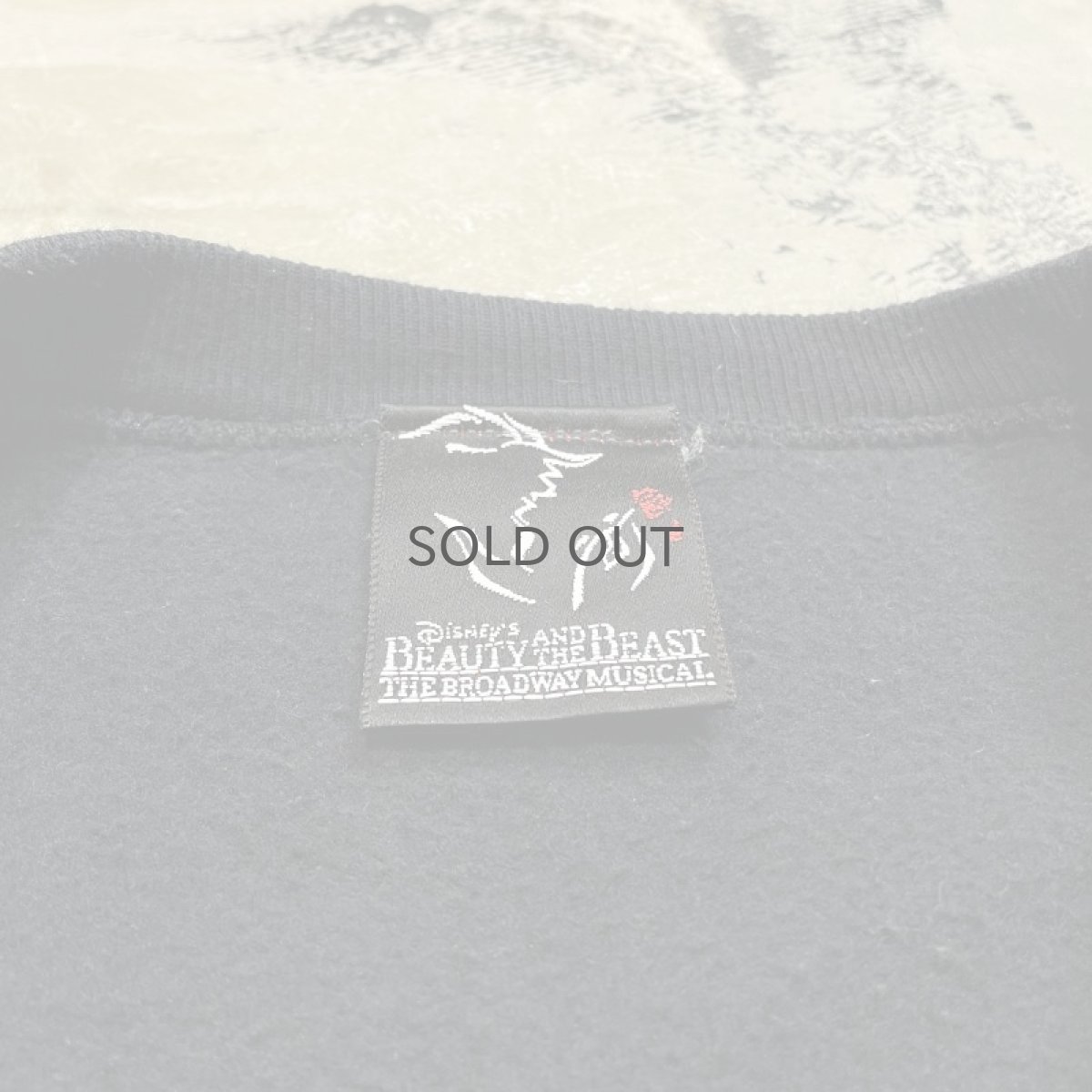 画像10: 90's "BEAUTY AND THE BEAST" EMBROIDERY SWEAT / Mens M / MADE IN USA (10)