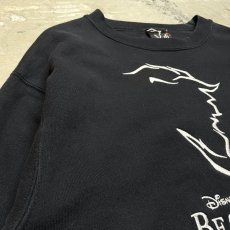 画像3: 90's "BEAUTY AND THE BEAST" EMBROIDERY SWEAT / Mens M / MADE IN USA (3)