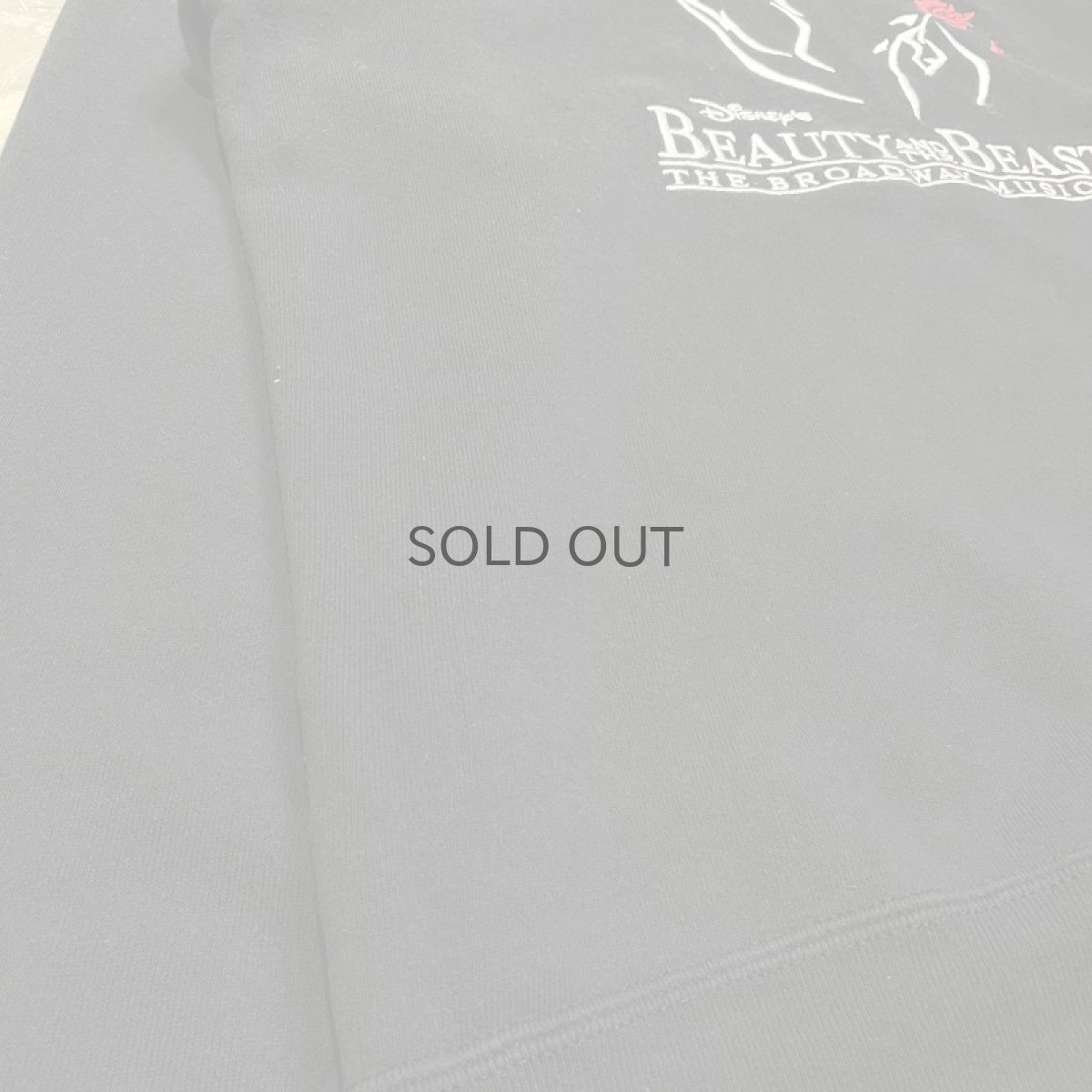 画像5: 90's "BEAUTY AND THE BEAST" EMBROIDERY SWEAT / Mens M / MADE IN USA (5)