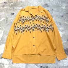 画像1: YELLOW CHEVRON PATTERN OPEN COLLAR L/S SHIRT / Mens L (1)
