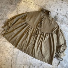 画像4: 3RIBBON DESIGN VOLUME SLEEVE FLARE BLOUSE / Ladies L (4)