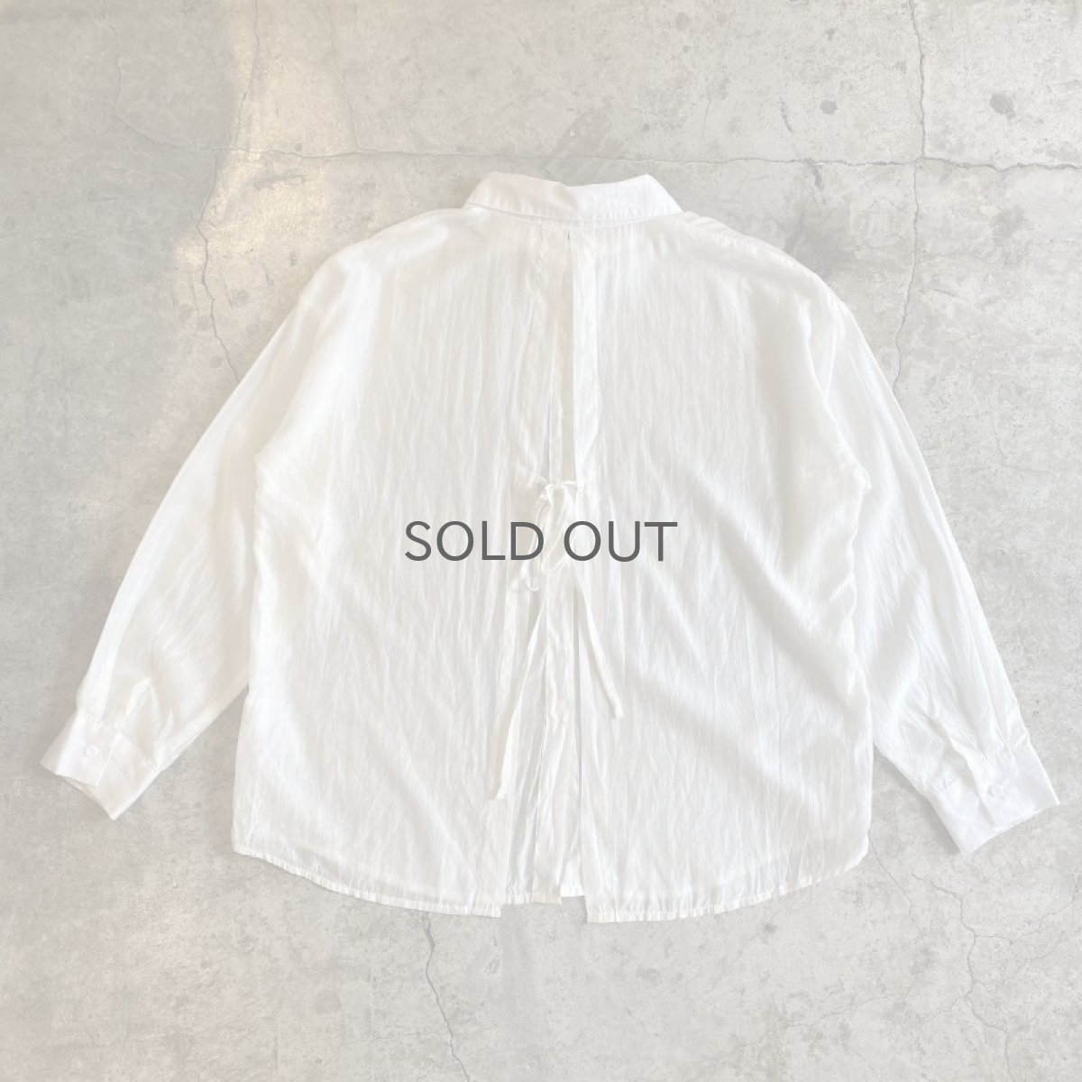 画像2: BACK SLIT DESIGN WHITE COLOR DESIGN SHEER SHIRT / Ladies M(L) (2)