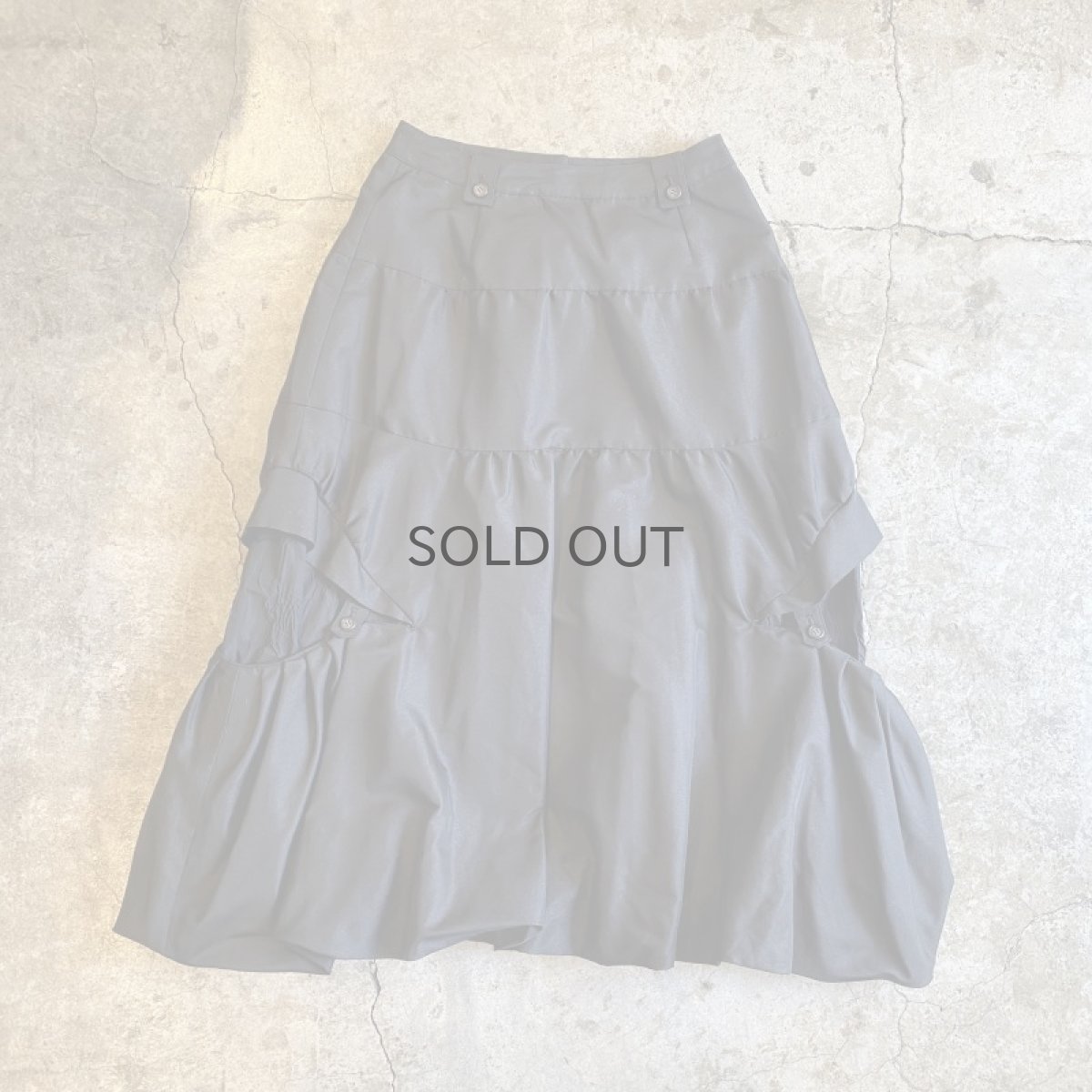 画像2: BALLOON DESIGN TIERED VOLUME SKIRT / W26 (2)
