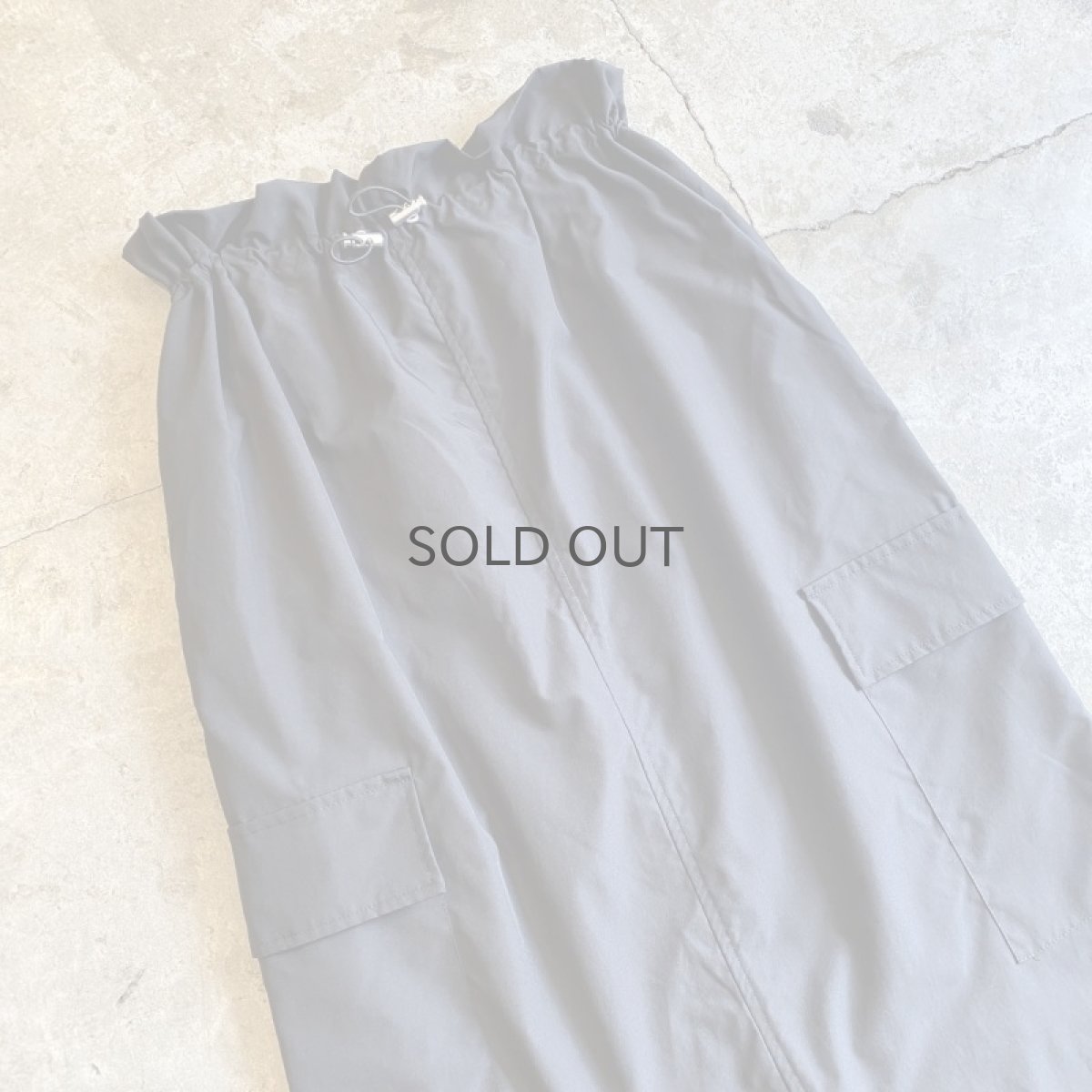 画像3: BACK SLIT NYLON CARGO DESIGN LONG SKIRT / FREE~W35 (3)