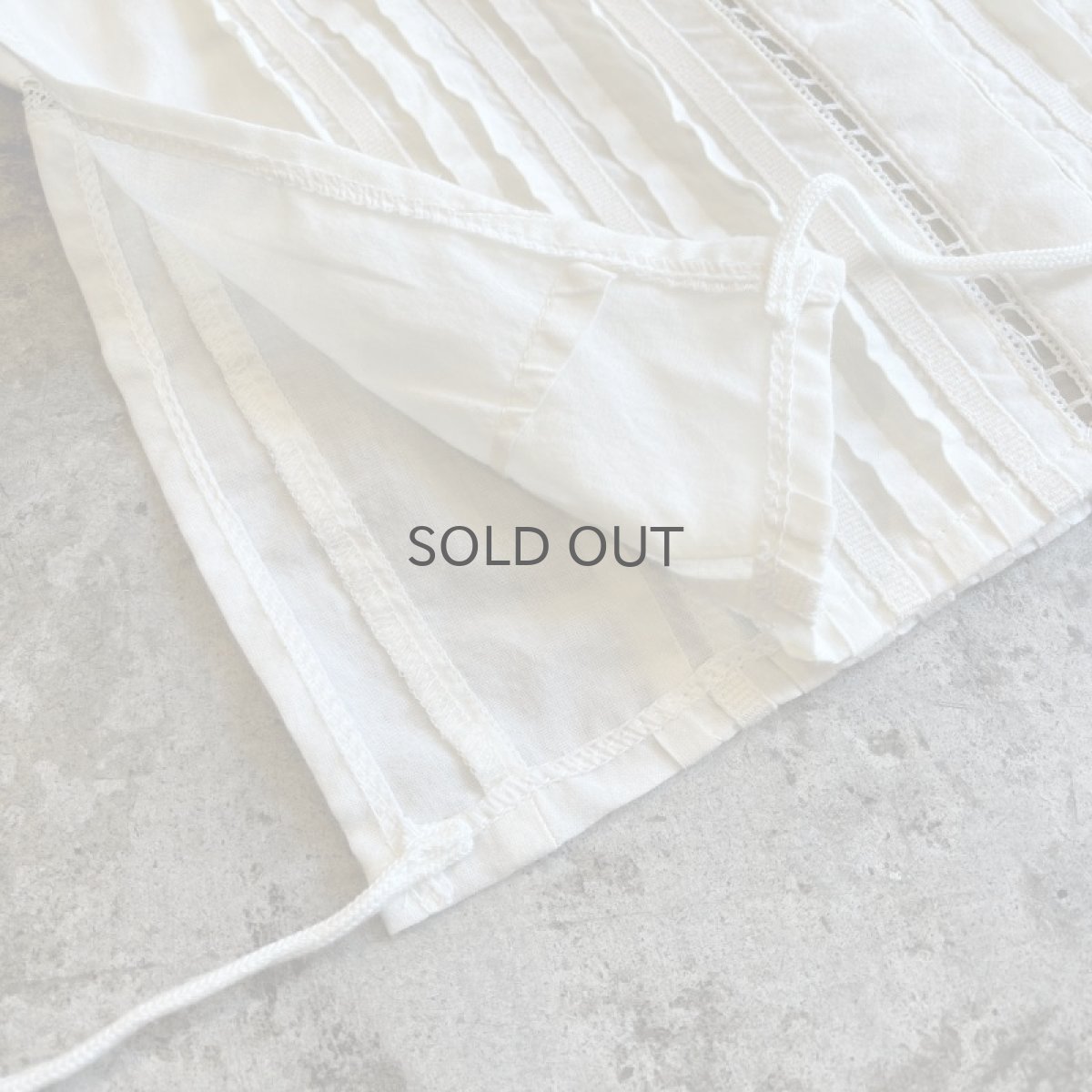 画像4: FRONT PLEATS SIDE RIBBON DESIGN SHORT VEST / Ladies XS(36) (4)