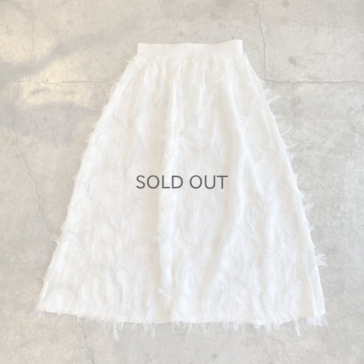 画像2: WHITE COLOR FEATHER FRINGE DESIGN SHEER SKIRT / W24~W29 (2)