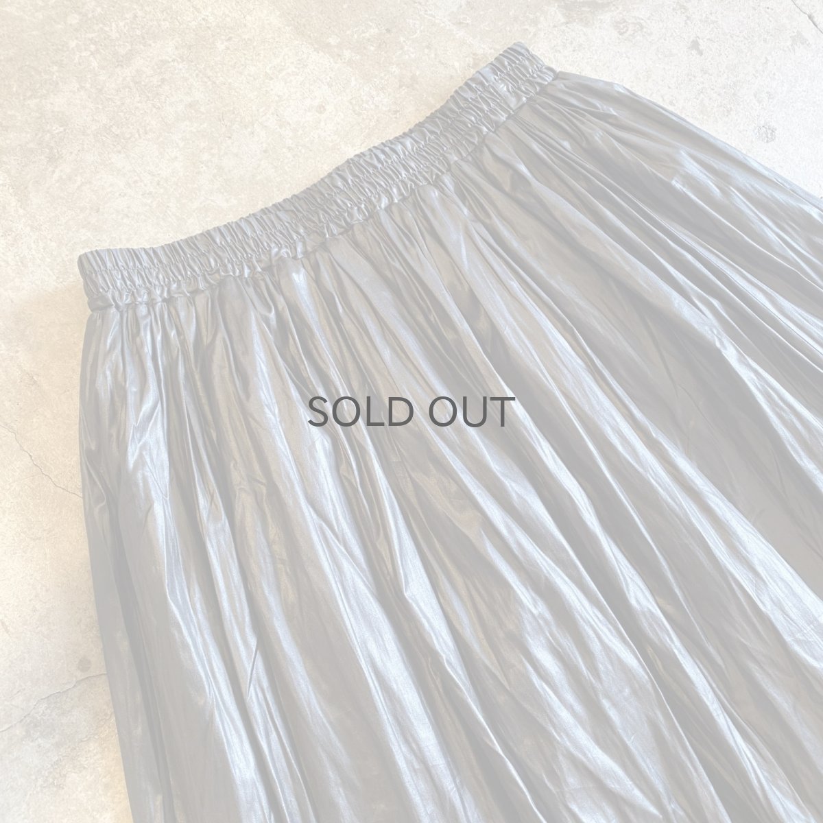 画像3: SHINY BLACK COLOR DESIGN TIERED VOLUME SKIRT / W26~W35 (3)