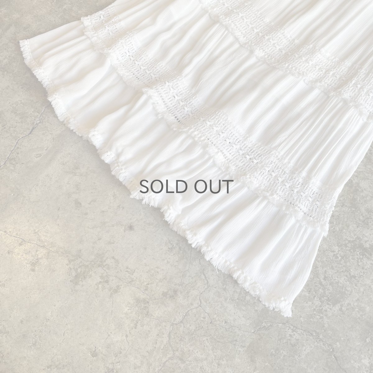 画像5: WHITE COLOR POINT MIX MESH DESIGN TIERED FLARE LONG SKIRT / ~W37(XL) (5)