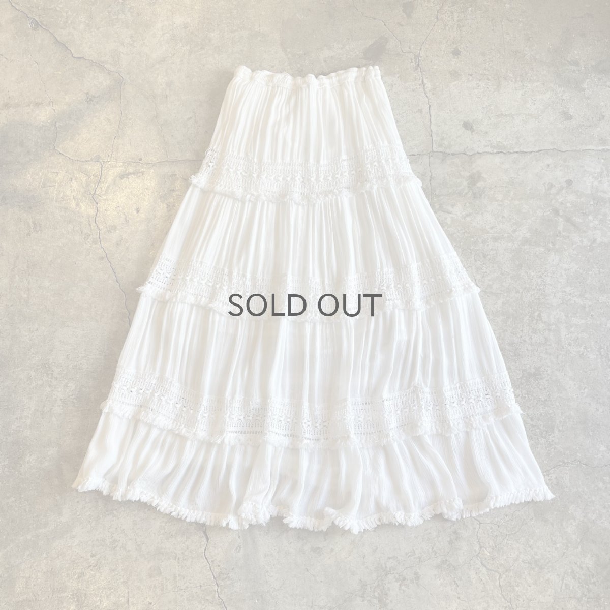 画像2: WHITE COLOR POINT MIX MESH DESIGN TIERED FLARE LONG SKIRT / ~W37(XL) (2)