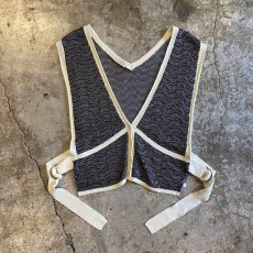 画像1: GEOMETRIC PATTERN SIDE SLIT BELT DESIGN VEST / Ladies S~M (1)