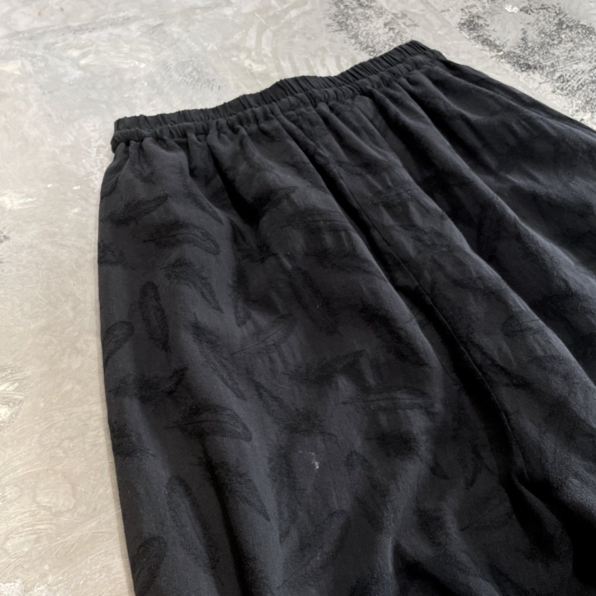 画像9: ALL OVER FEATHER GRAPHIC PATTERN WIDE SILHOUETTE PANTS / ~W35 (9)