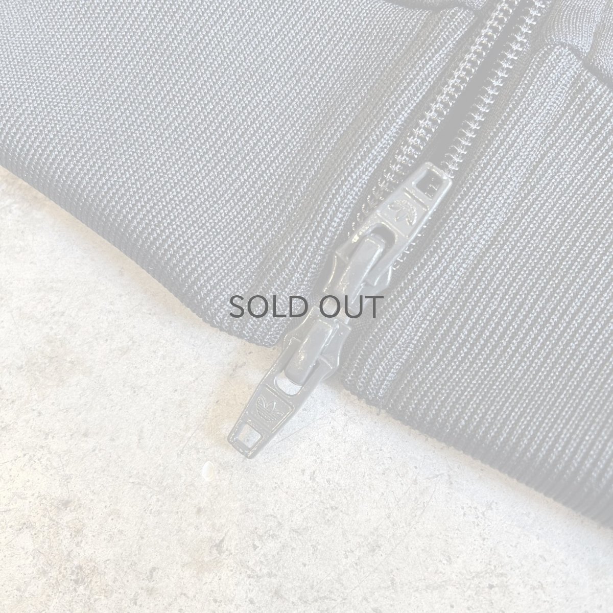 画像9: 【adidas】SIDE SLEEVE THREE LINE DESIGN DOUBLE ZIP UP TRACK JACKET / Ladies M (9)