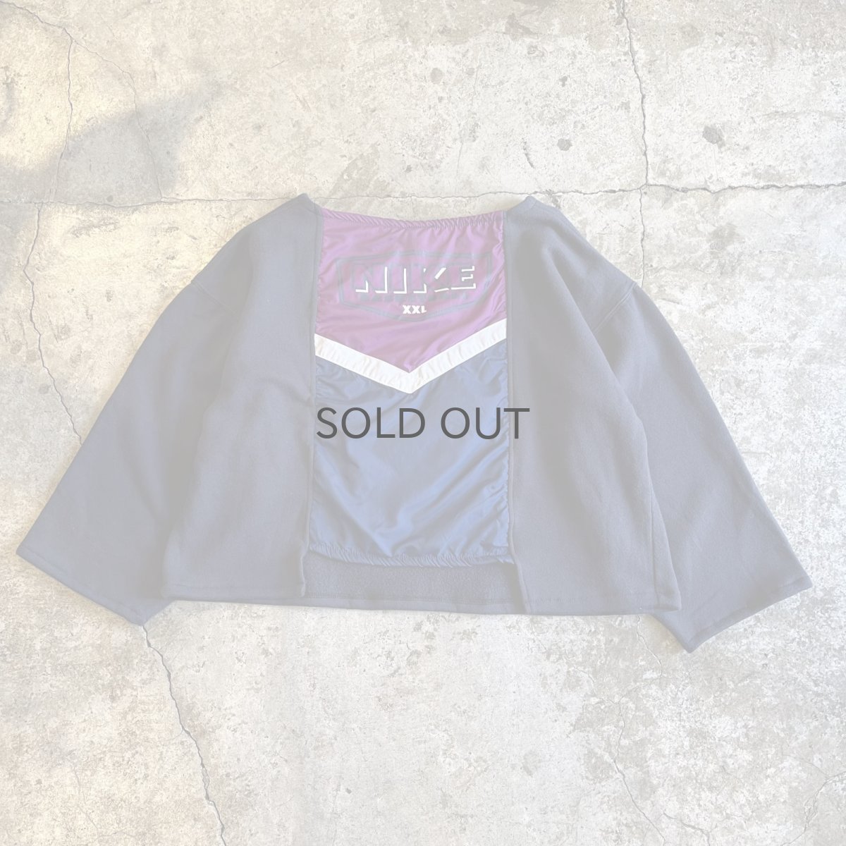 画像2: 【NIKE】BACK FRONT SWITCHING DESIGN SHORT L/S SWEAT / Ladies M (2)