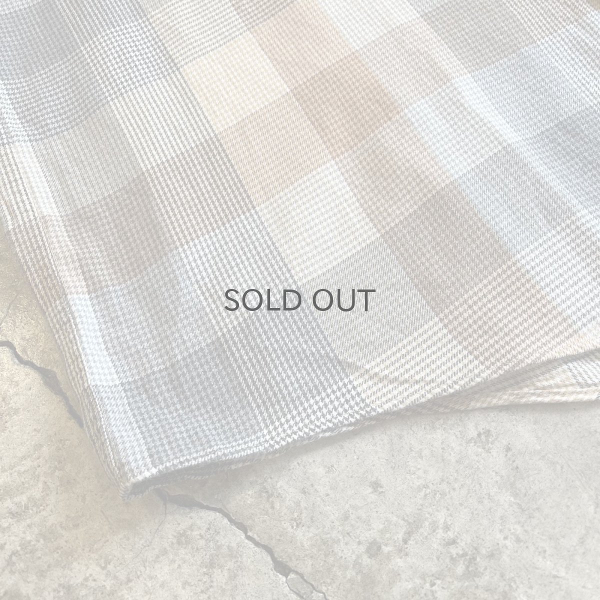 画像3: 【BURBERRYS】GLEN CHECK PATTERN POINT EMBROIDERY DESIGN L/S SHIRT / Ladies M  (3)