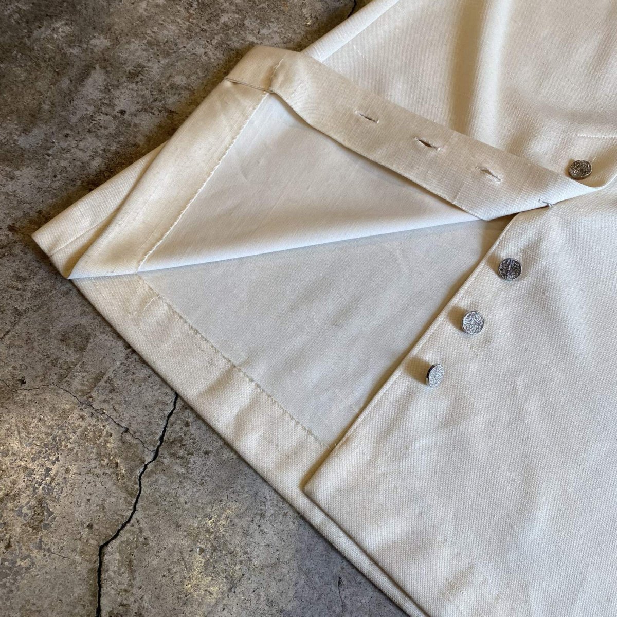 画像6: FRONT DOWN BUTTON DESIGN SLIT LONG SKIRT / W25~W30 (6)